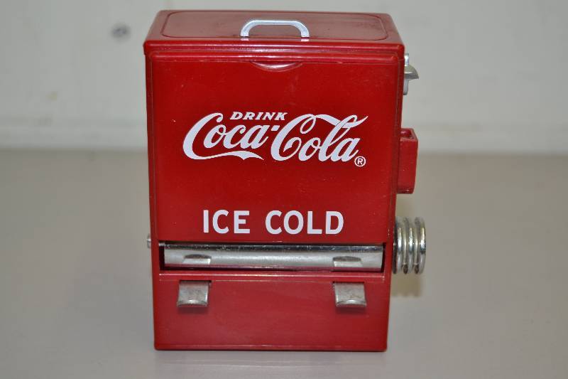 lot 177 image: Coca-Cola
