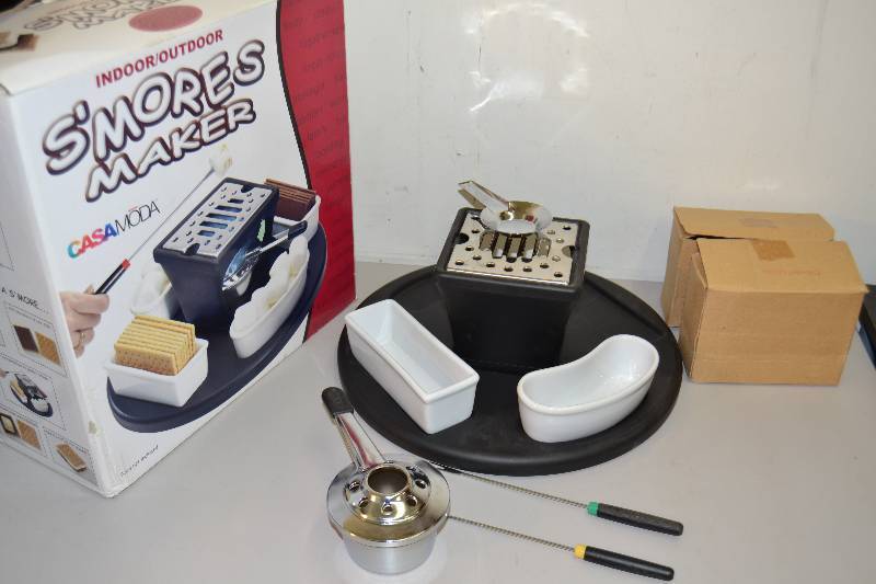 lot 9 image: Smore Maker