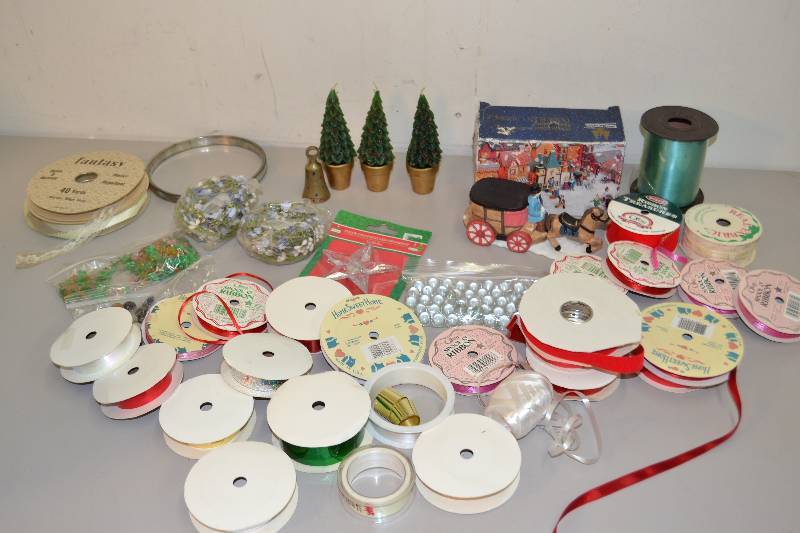 lot 12 image: Crafting and Christmas