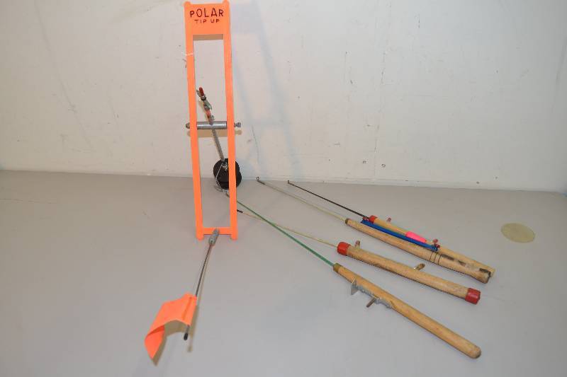 lot 21 image: Ice Fishing Poles