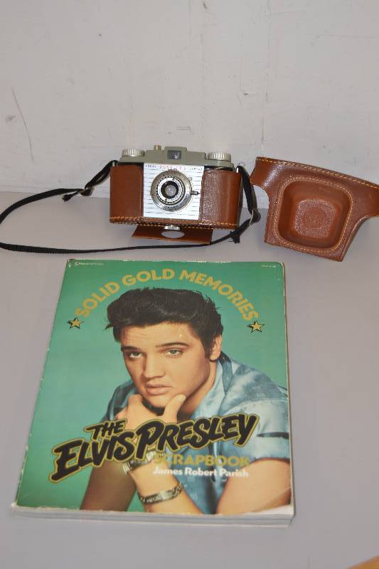 lot 40 image: Elvis Vintage camera
