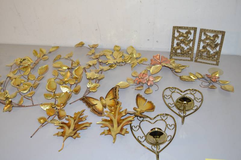 lot 46 image: Metal wall art