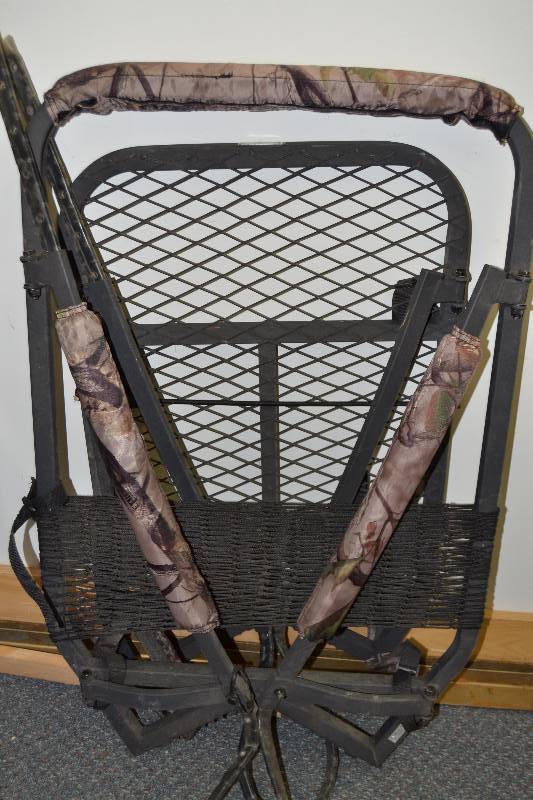 lot 52 image: Tree stand