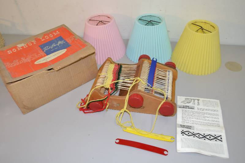 lot 61 image: Loom and Shades