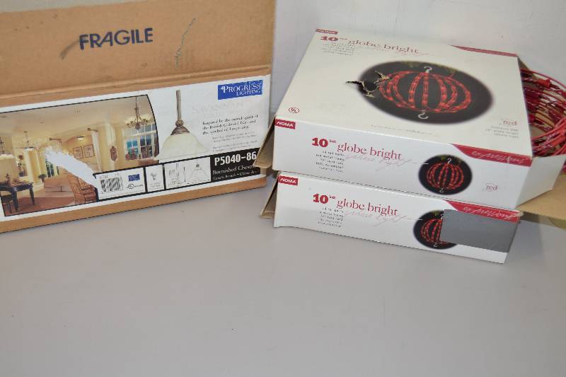 lot 69 image: Lighting