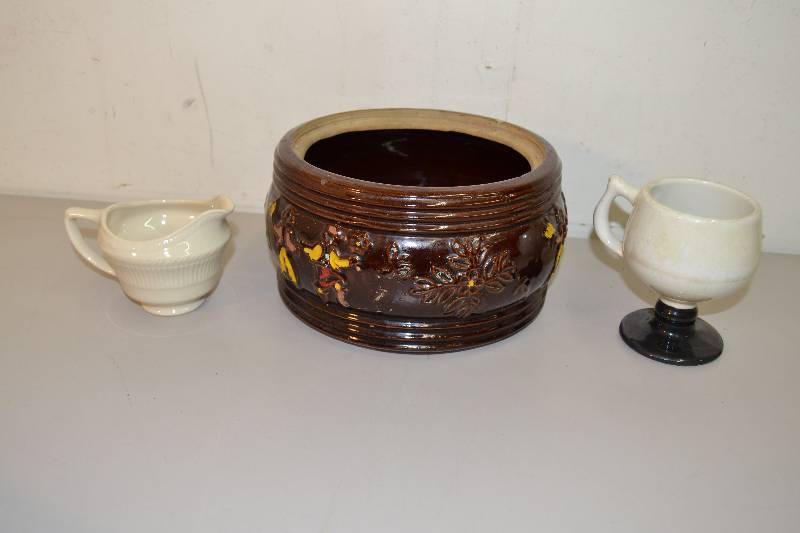 lot 74 image: Crock