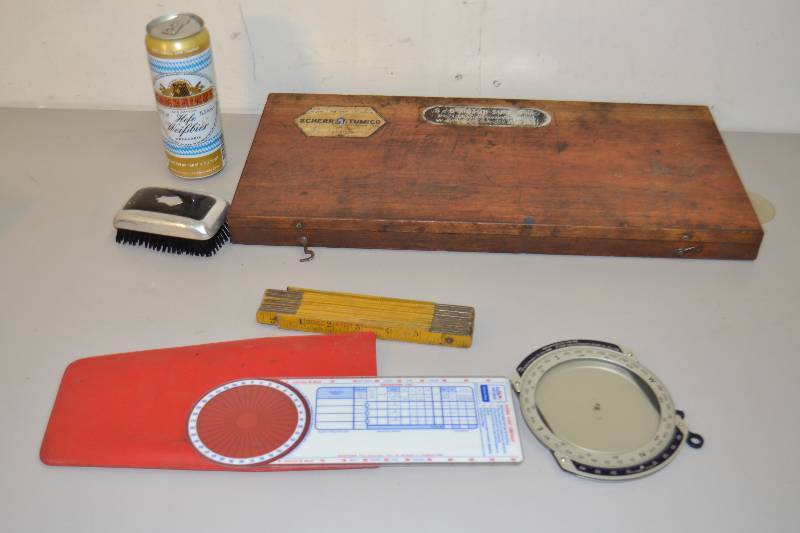 lot 75 image: Vintage items