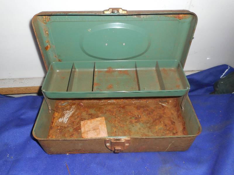 ANTIQUE METAL TACKLE BOX