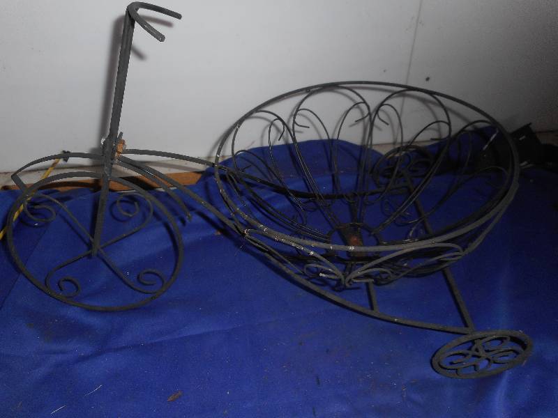 VINTAGE METAL BIKE PLANTER