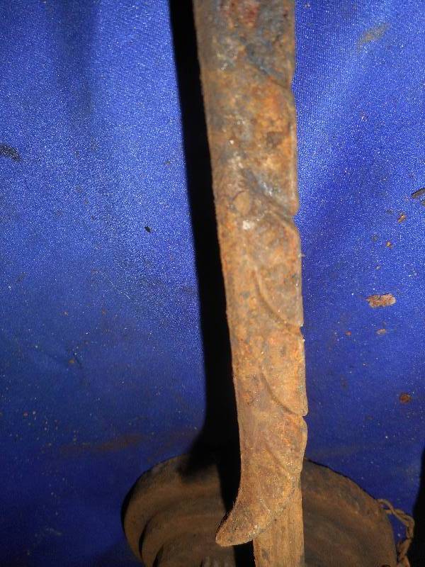 ANTIQUE HANGING MOUNT FOR A LIGHT FIXTURE