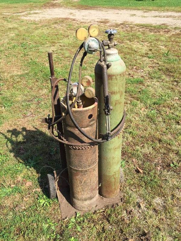 lot 5 image: OXYGEN AND ACETYLENE TORCH