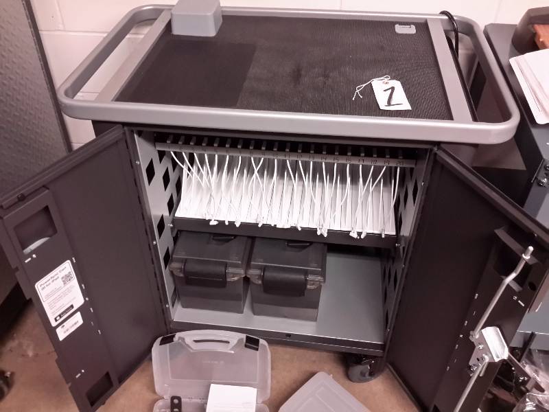 Apple Power Sync Cart.  Set up for 20 IPADS.  Like new..