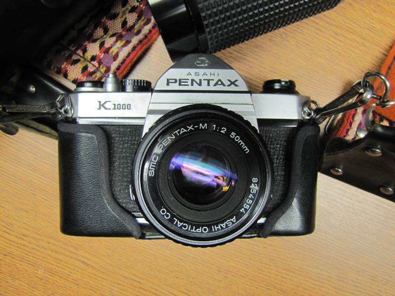 Pentax K 1000 Camera w Accessories