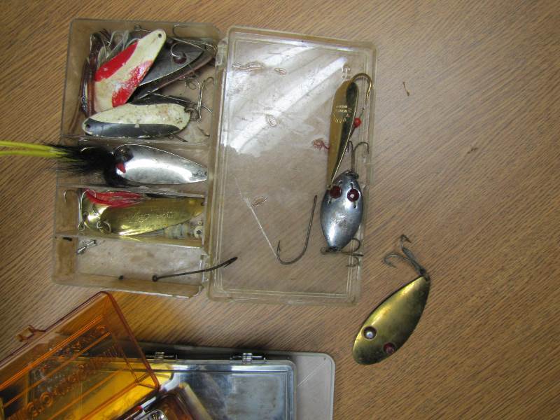 Large Tackle Box W Tackle