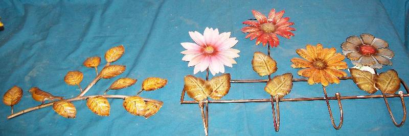 lot 42 image: Metal Wall Art Decorations. Metal Flower Coat Rack & Metal Bird on Twig.