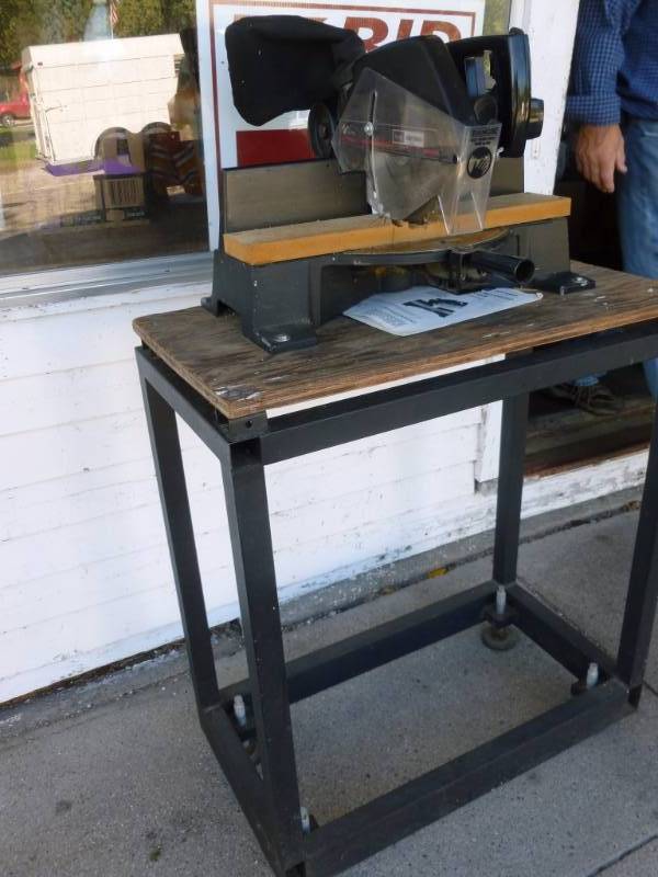 lot 14 image: Miter Saw