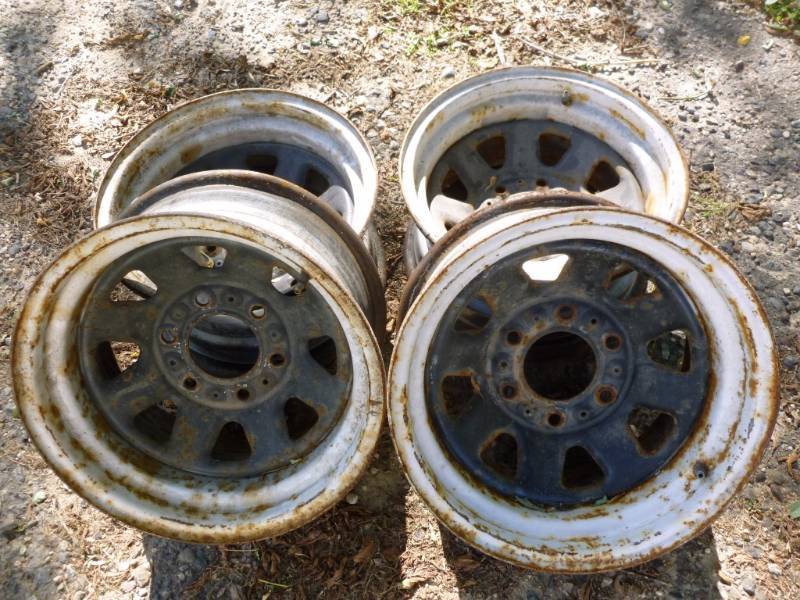 lot 23 image: Truck Rims