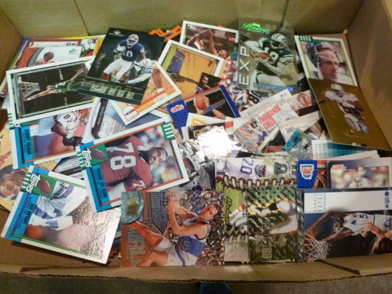 lot 28 image: Sports Cards