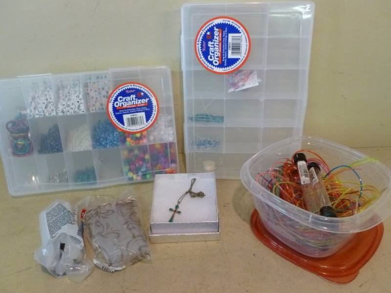 lot 33 image: Craft Items