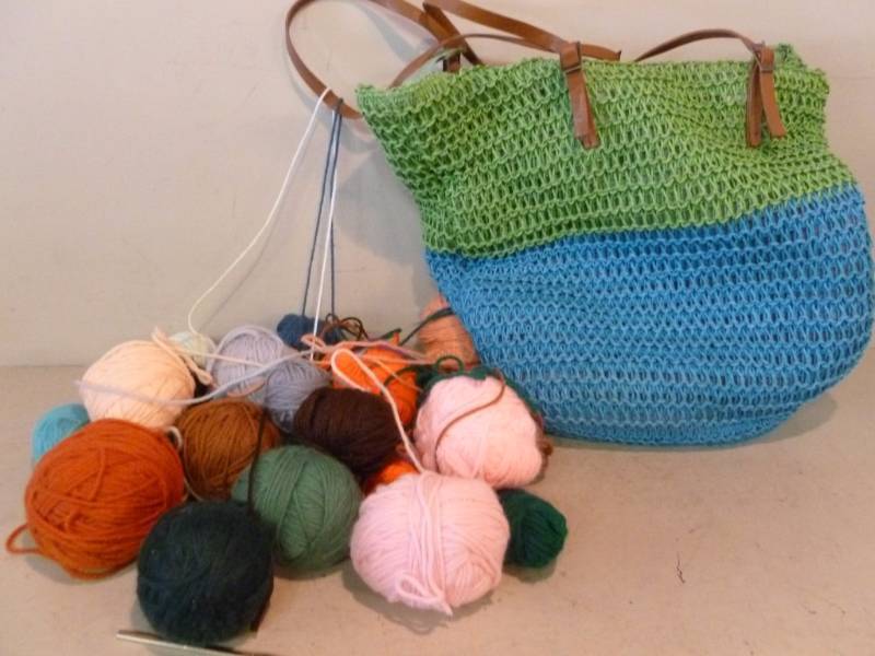 lot 34 image: Knitting Bag