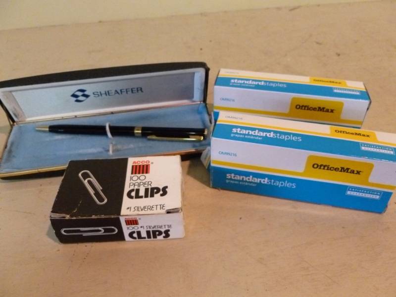 lot 47 image: Office Items