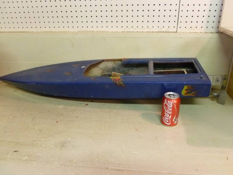 lot 52 image: Hobby Boat