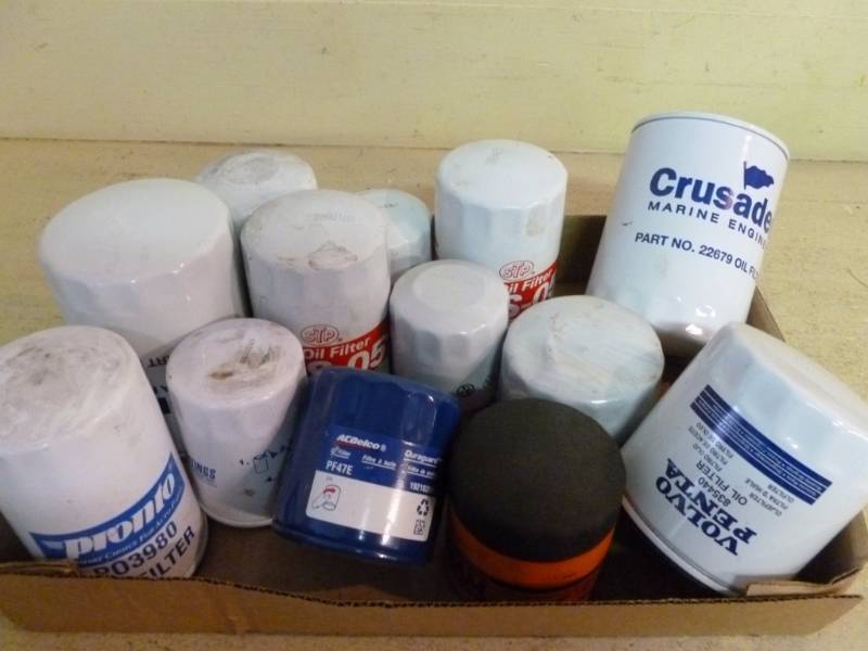 lot 70 image: Oil Filters