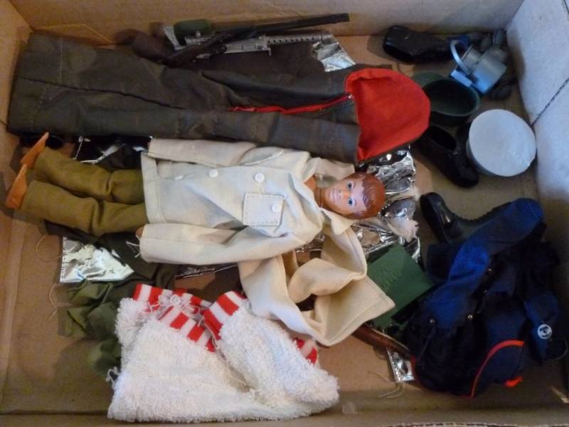 lot 115 image: Vintage Doll