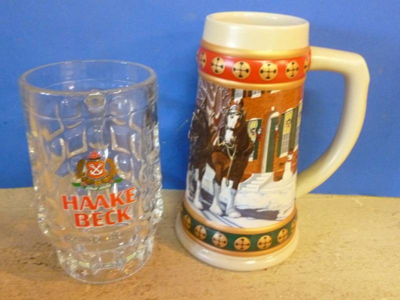lot 120 image: Budweiser Collectible