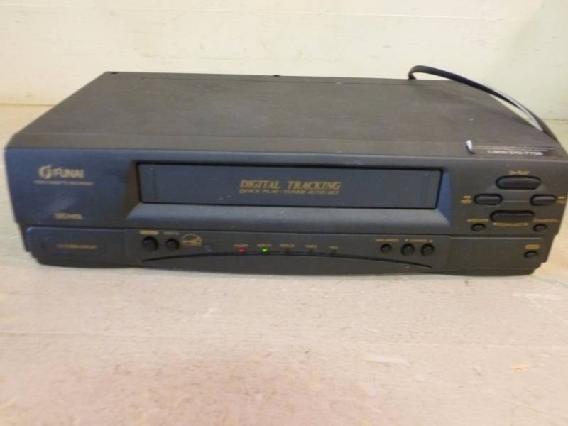 lot 141 image: VCR Player