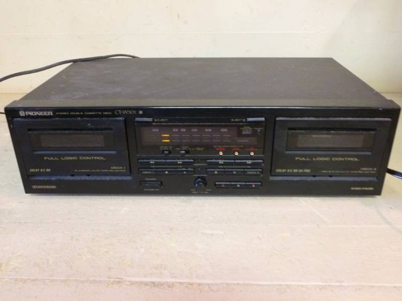 lot 142 image: Pioneer Cassette Deck