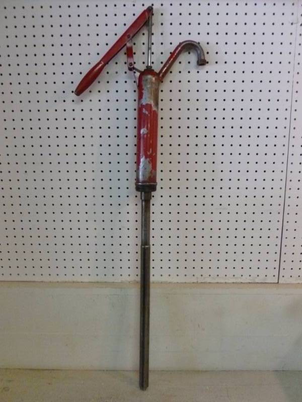 lot 145 image: Barrel Oil Pump