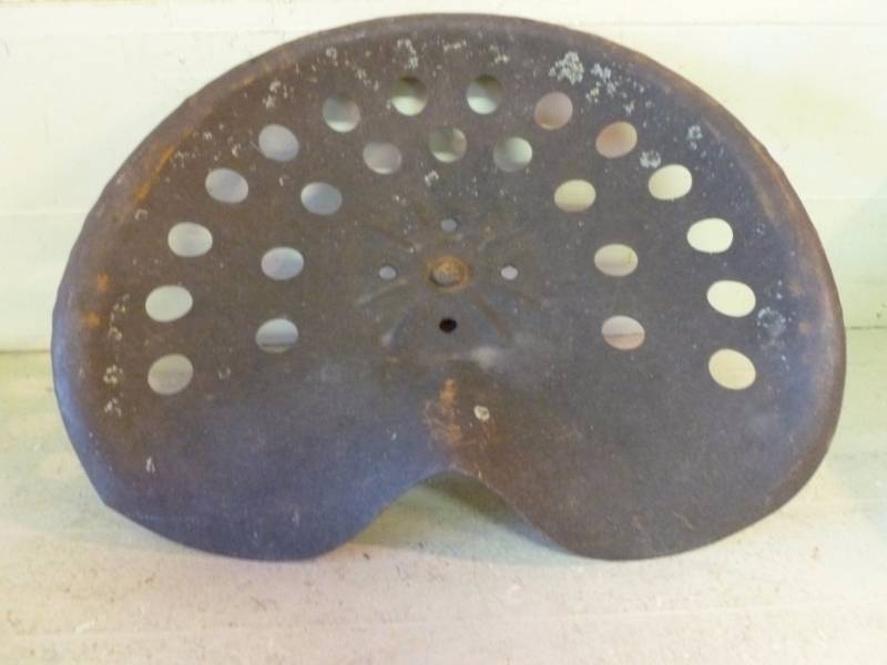 lot 163 image: Vintage Tractor Seat