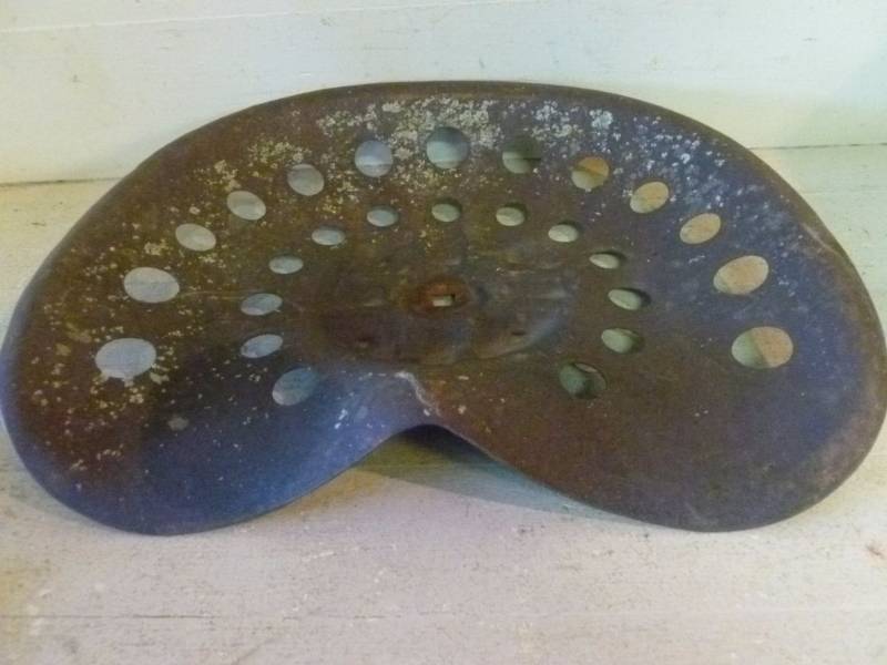 lot 164 image: Vintage Tractor Seat