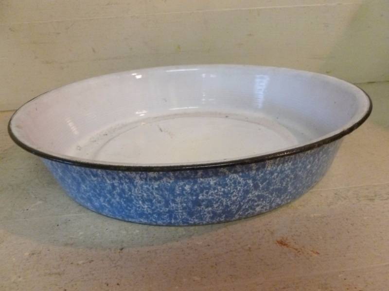 lot 173 image: Vintage Pan