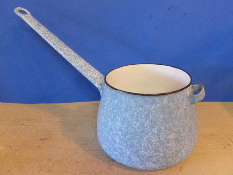 lot 176 image: Vintage Porcelain Ware