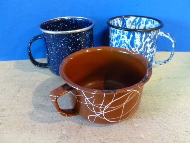 lot 180 image: Enamelware