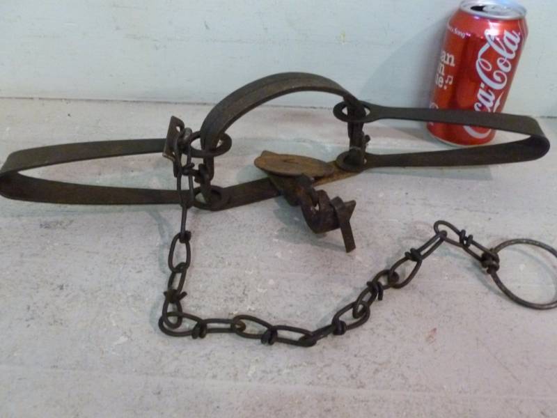 lot 201 image: Vintage Trap