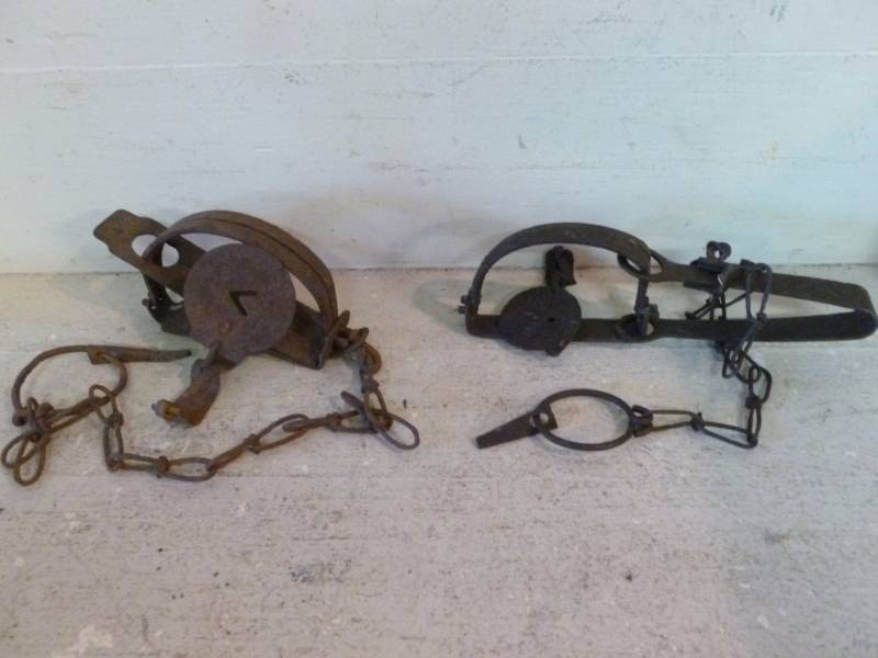 lot 206 image: Vintage Traps