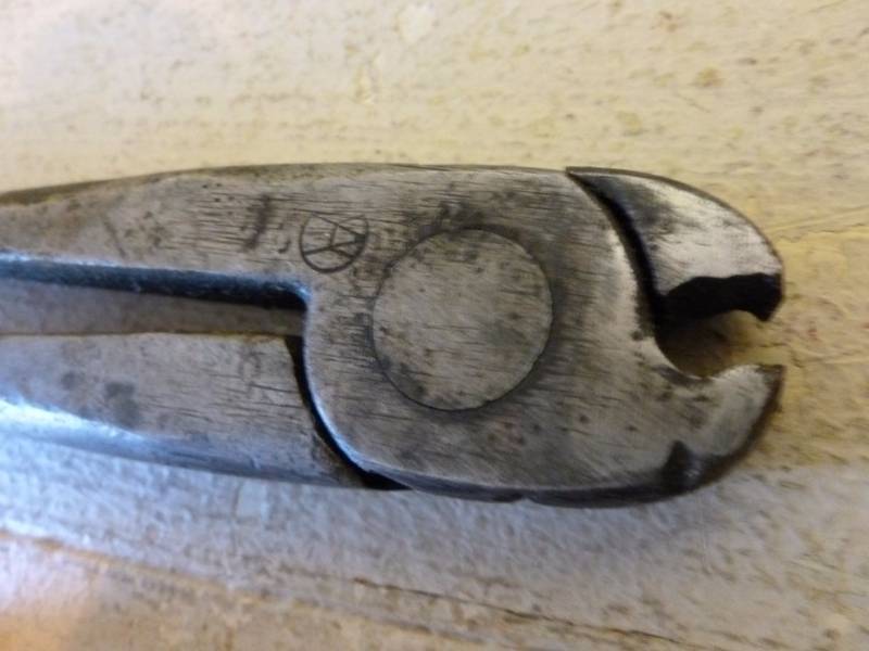 lot 220 image: Vintage Tools