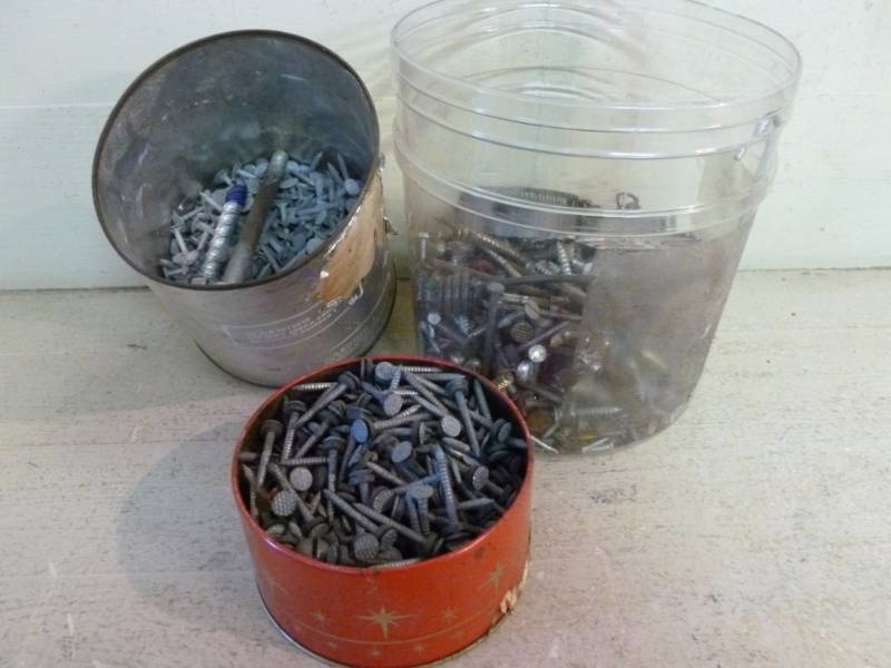 lot 263 image: Nails