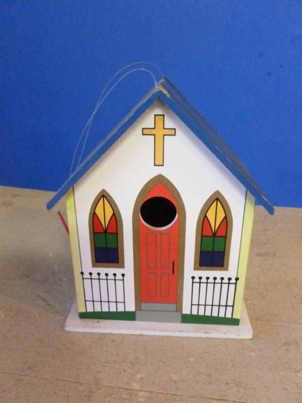 lot 286 image: Bird House Decoration