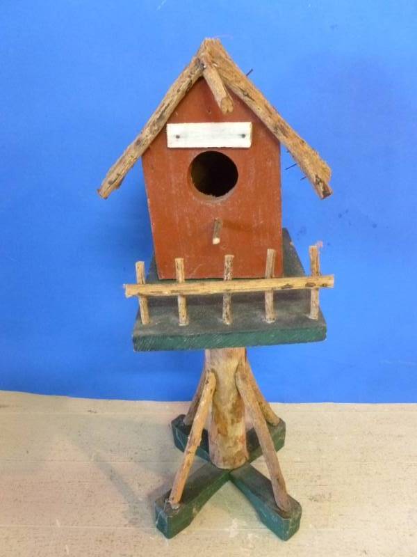 lot 287 image: Bird House Decoration