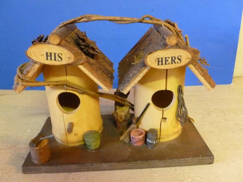 lot 288 image: Bird House Decoration