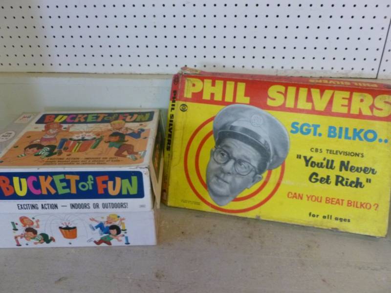 lot 305 image: Vintage Games