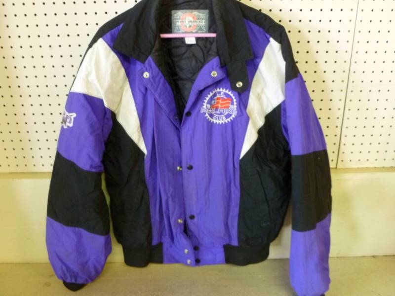 lot 335 image: Polaris Jacket