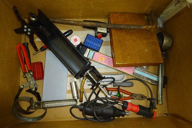 lot 11 image: Tools
