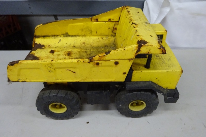 lot 37 image: Tonka Truck