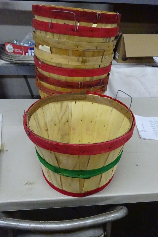 lot 39 image: Bushel Baskets