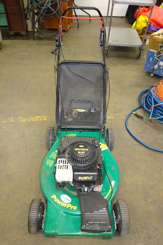 lot 42 image: Gro Powerpro rear bagger lawn mower